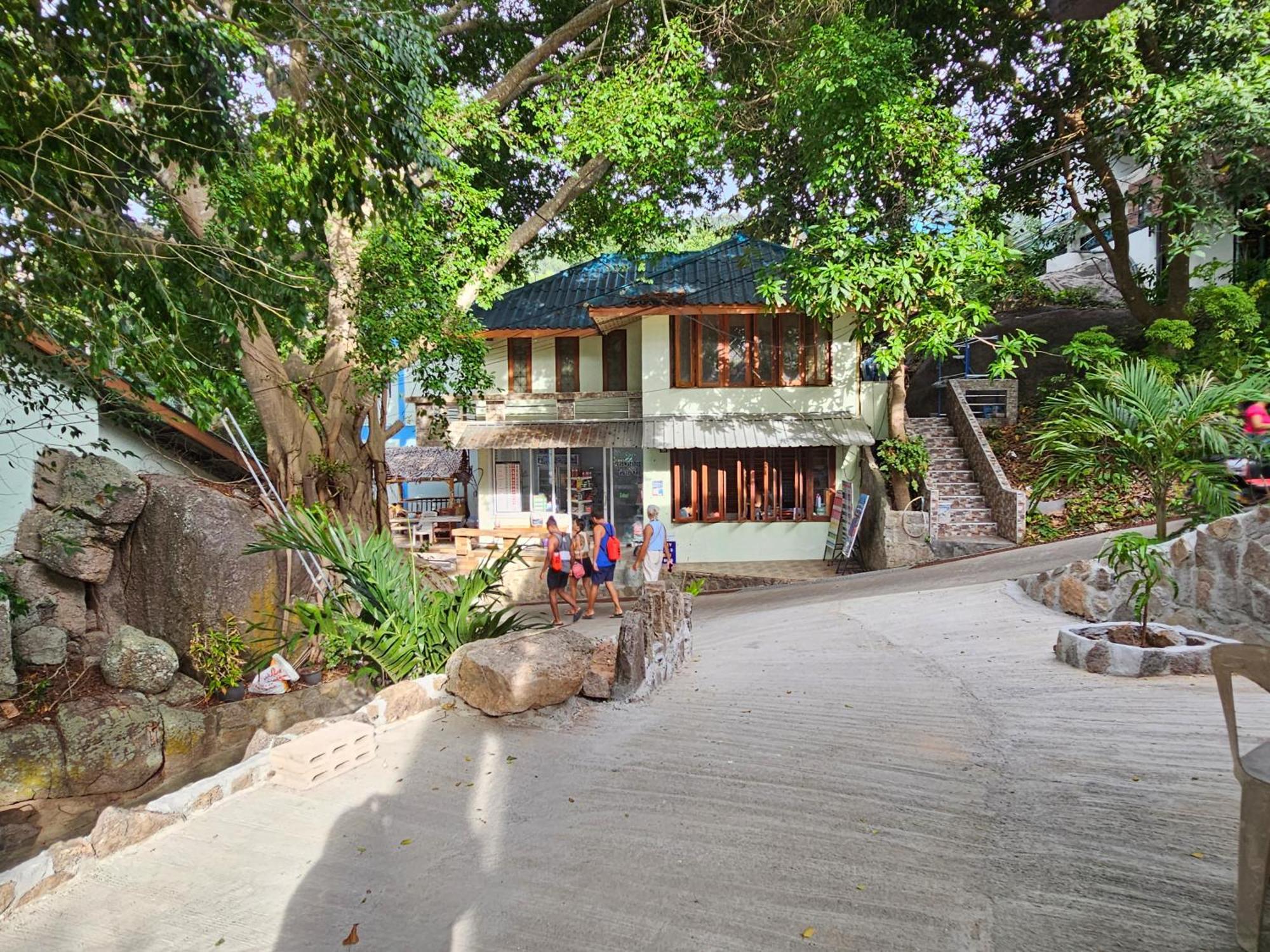 Ocean View Resort Тау Экстерьер фото