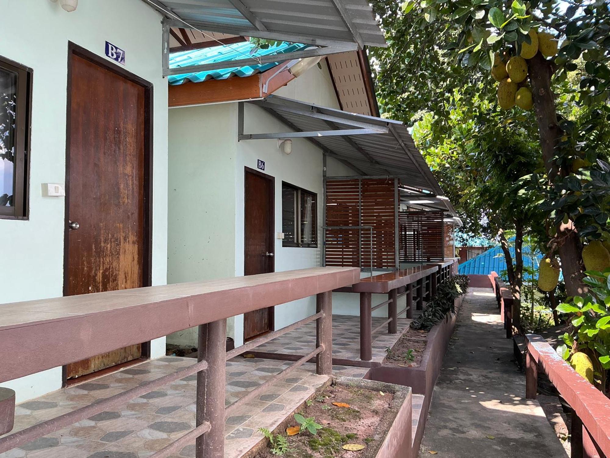 Ocean View Resort Тау Экстерьер фото